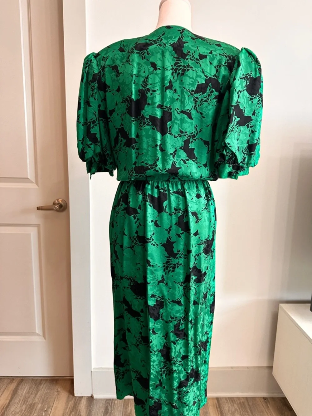 Vintage Silk Maggy London Emerald Green Dress - Picture 9 of 12